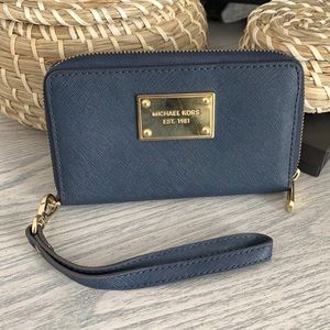 Michael Kors Wristlet Wallet